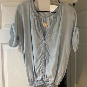 Chambray top. Size medium.